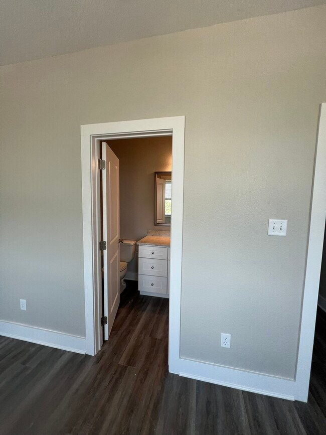 Building Photo - 202 Park Pl