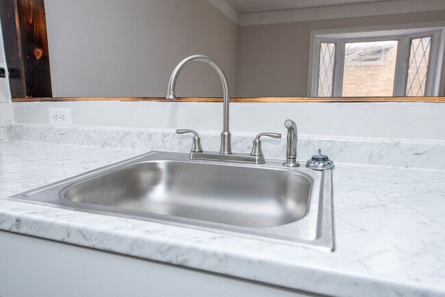 Building Photo - WESTWOOD - Freshly Updated & Move-In Ready! 4 bed 2.5 bath home