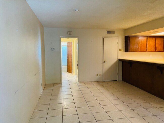Building Photo - 769 Carro Dr