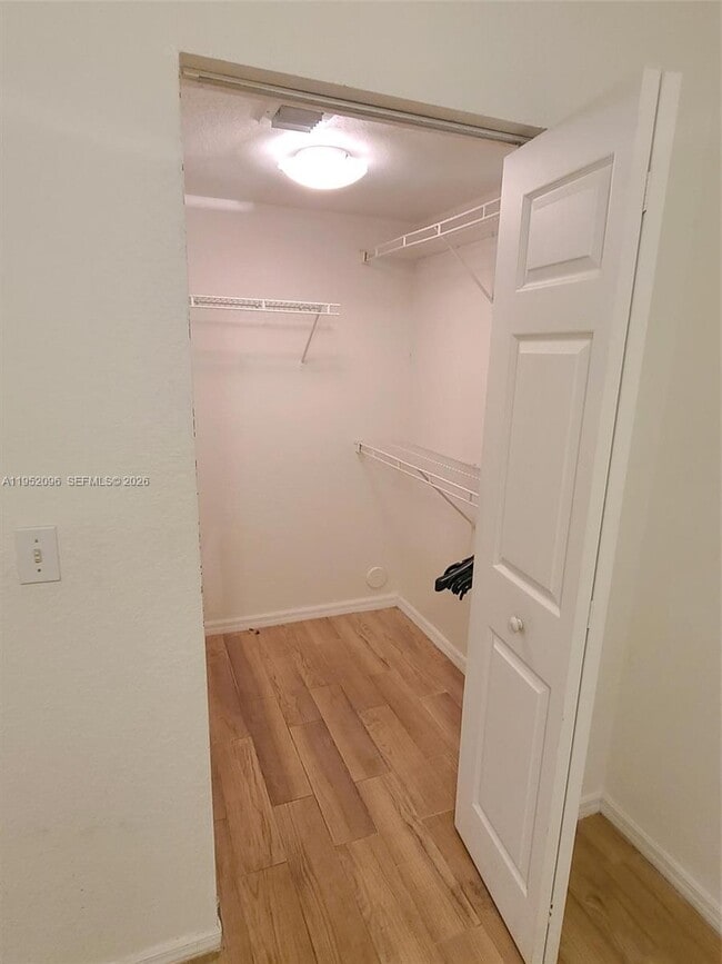 Building Photo - 2541 Centergate Dr