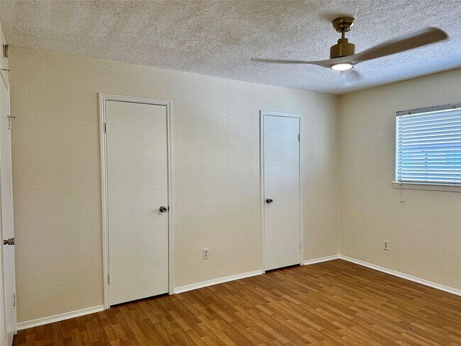 Building Photo - 1715 Moritz Dr