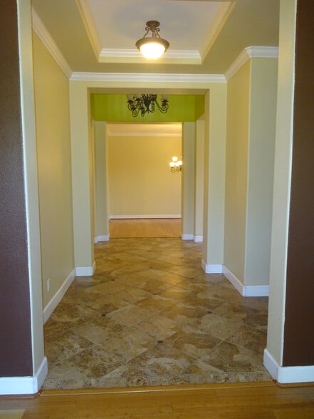 Building Photo - 3100 Tewksbury Way