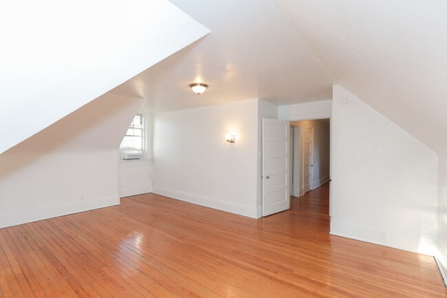 Building Photo - 1134 Westover Ave