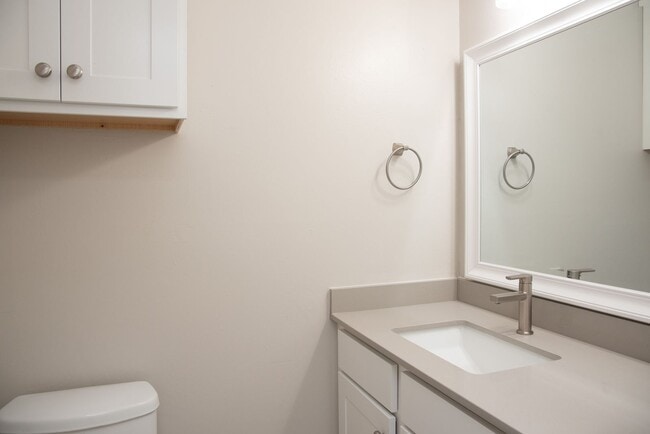 Building Photo - 814 San Saba Dr