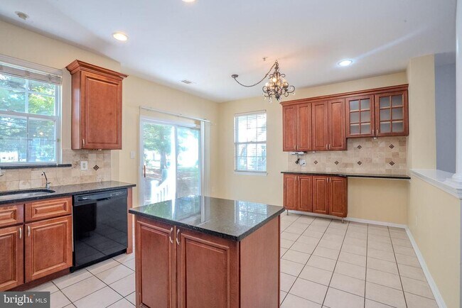 Building Photo - 1311 Blossom Cir