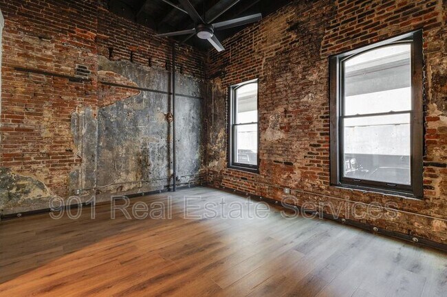 Building Photo - 124 Monroe Ave