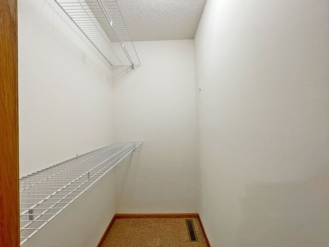 Building Photo - Sparkling Like New 3-Plus Bedroom with Vau...