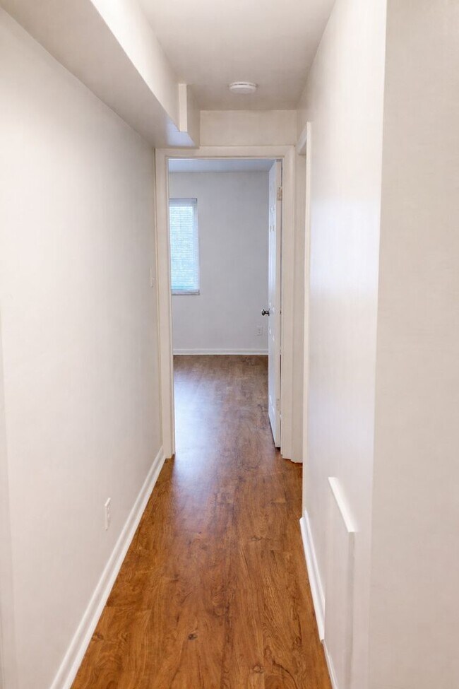 Building Photo - Avail July 1: 2BR Apt in Crafton, 1 Off Street Parking, AC, W/D included, Quartz Countertops, DW,...