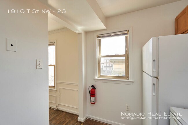 Building Photo - 1910 T St NW