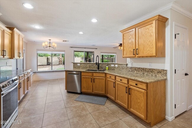 Building Photo - 2314 E Paraiso Dr