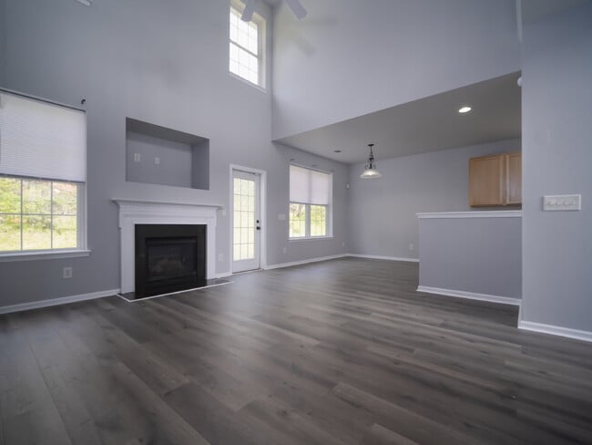 Building Photo - 1030 Boxelder Ln