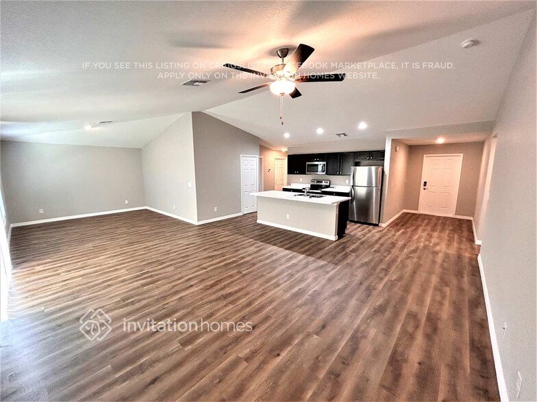 Building Photo - 21287 Hawthorne Ave