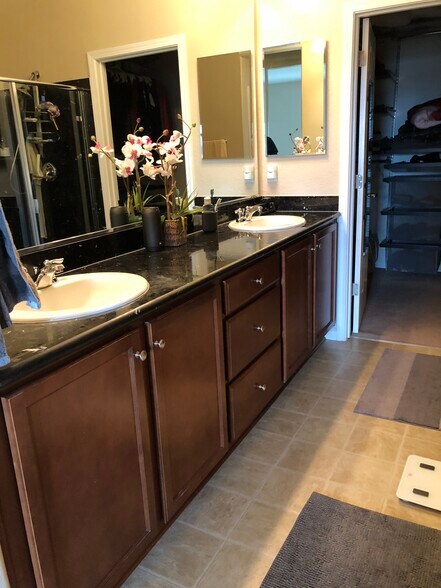 Building Photo - 5936 Via Lugano