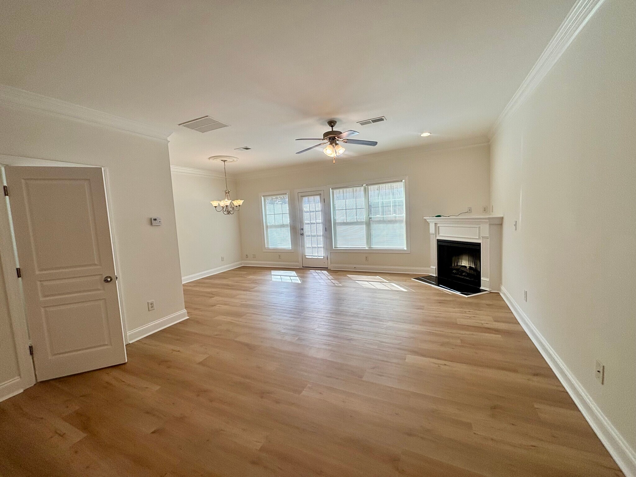 Building Photo - 119 Townview Dr