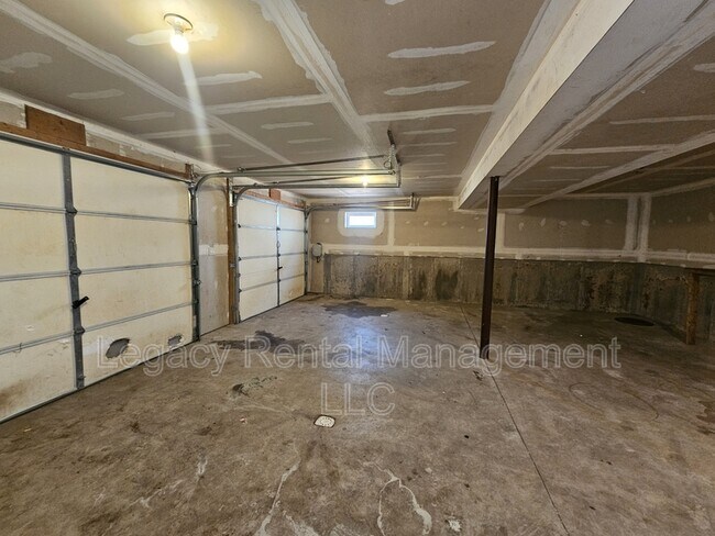 Building Photo - 109 Debbie Dr