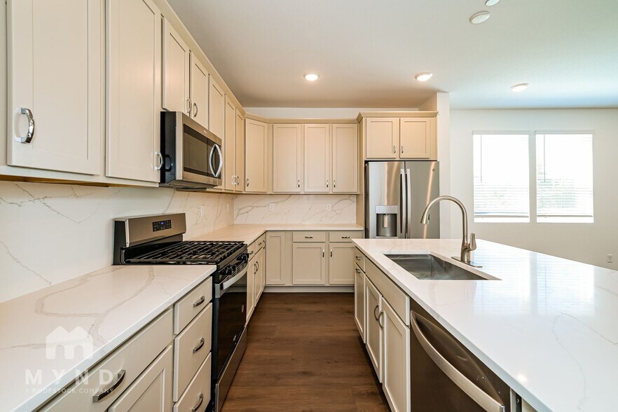 Building Photo - 2677 W 69th Dr