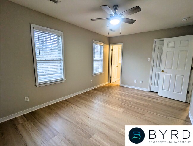 Building Photo - 14955 Featherchase Dr