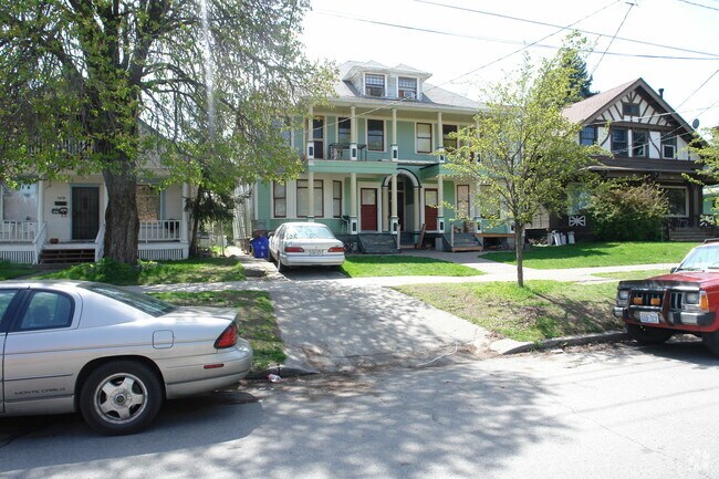 Primary Photo - 1617 W Pacific Ave