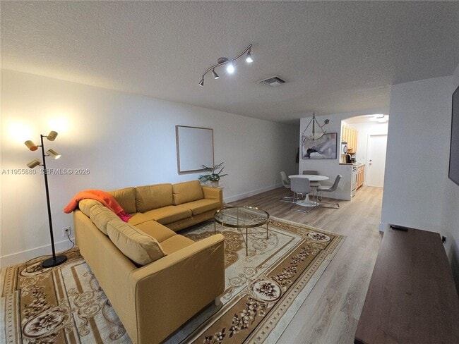 Building Photo - 2424 SE 17th St