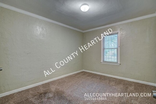 Building Photo - 2128 Hardin Dr