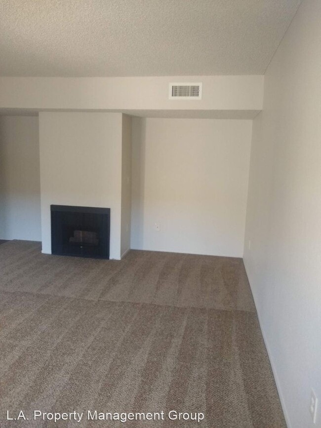 Building Photo - 23901 Los Rosas St