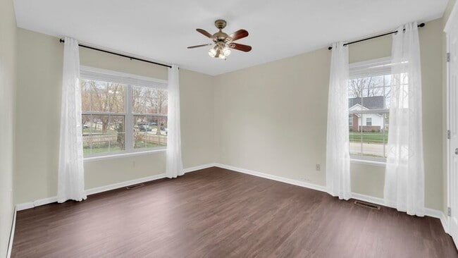 Building Photo - 167 Carriage Pl