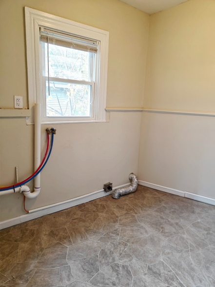 Building Photo - 37 W Dorrance St