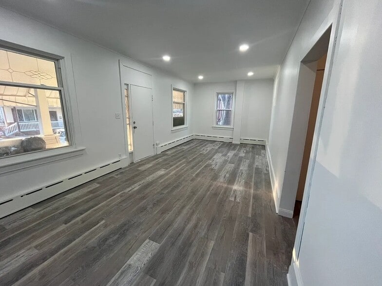 Building Photo - 335 1st St