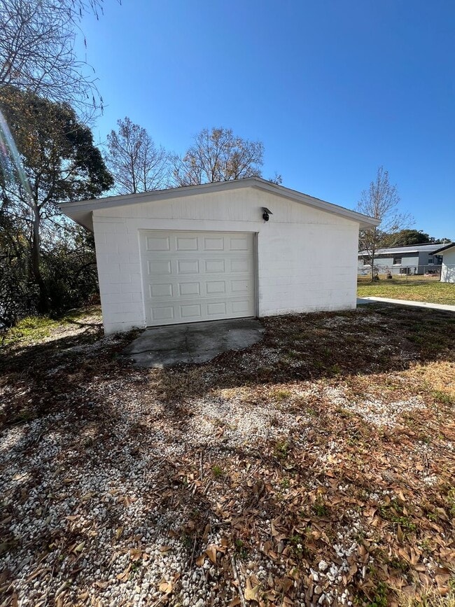 Building Photo - Charming 3-Bed / 2-Bath Renovated Rental in Washington Shores – Prime Orlando Location!