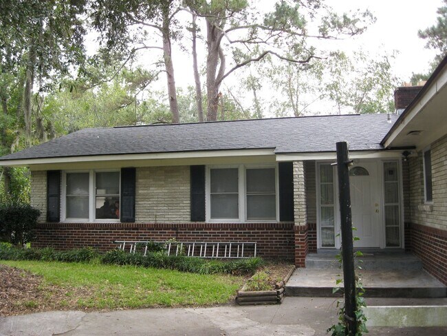 Primary Photo - 5 Leach Dr