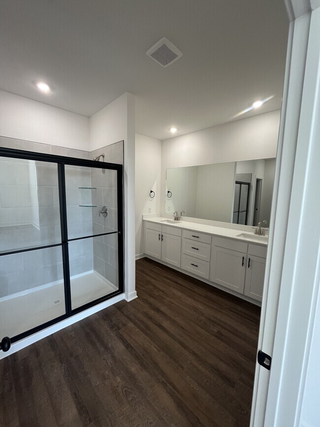 Building Photo - 495 W Gosling Isle