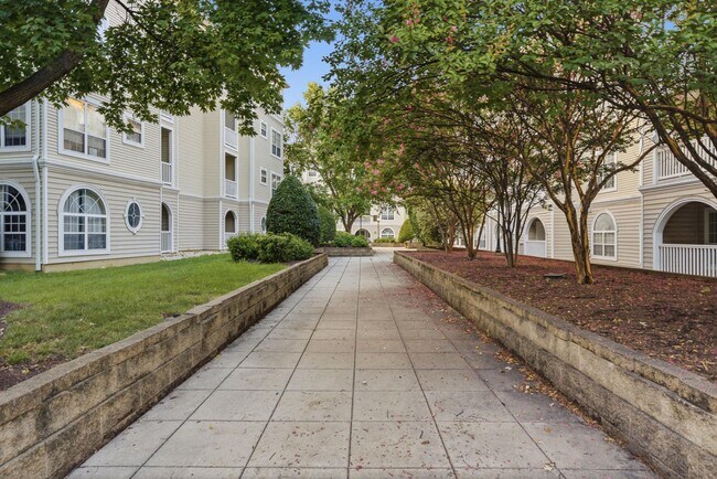 Building Photo - 4551 Strutfield Ln