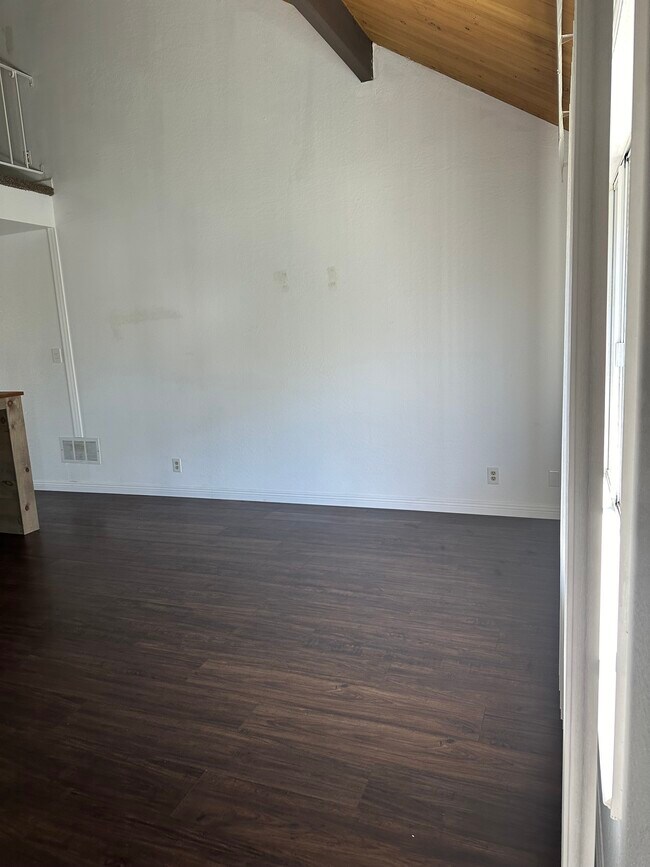 Building Photo - 168 Santa Clara Ave
