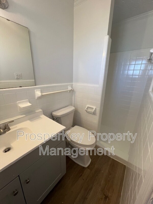 Building Photo - 2745 N Wallace Dr