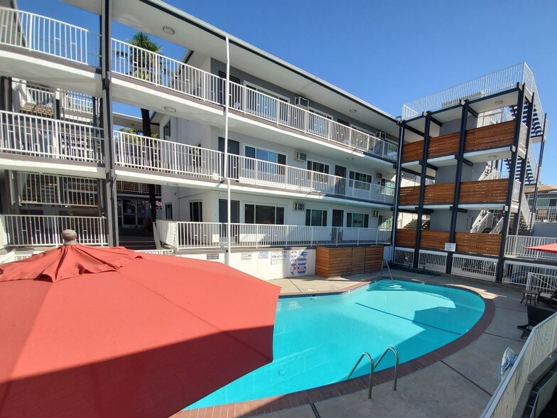 Primary Photo - Amberwood Drive