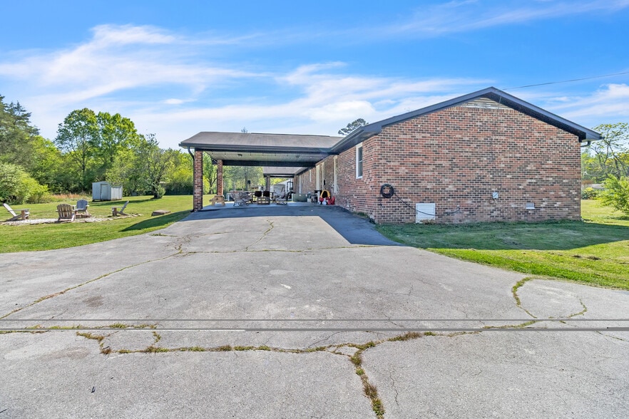 Building Photo - 3025 Trewhitt Rd SE