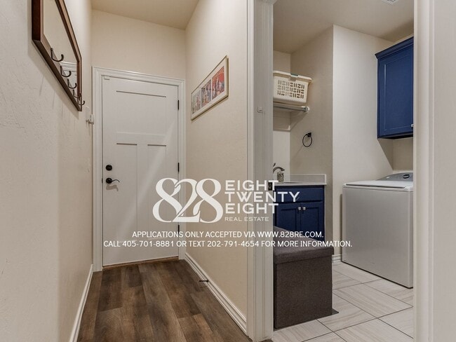 Building Photo - **COMING JANUARY 2ND!!!** STUNNINGLY BEAUTIFUL SPACIOUS 5 BED/3 BATH HOME IN ST JAMES PARK!