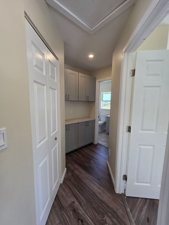 Building Photo - AVAILABLE NOW! 2 bed, 2 bath, 1 parking Kalaheo Hillside