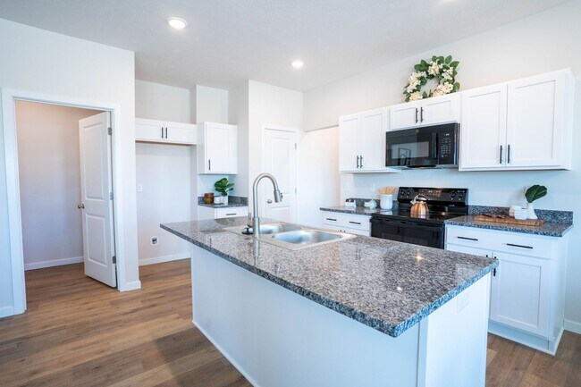 Building Photo - Brand new 4 bedroom home - Mount Vernon