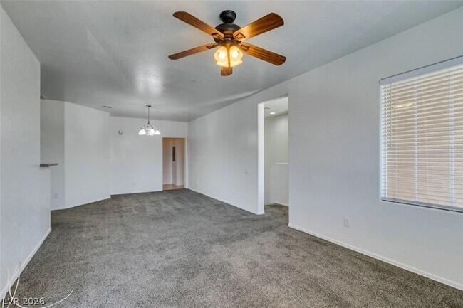 Building Photo - 6868 Sky Pointe Dr