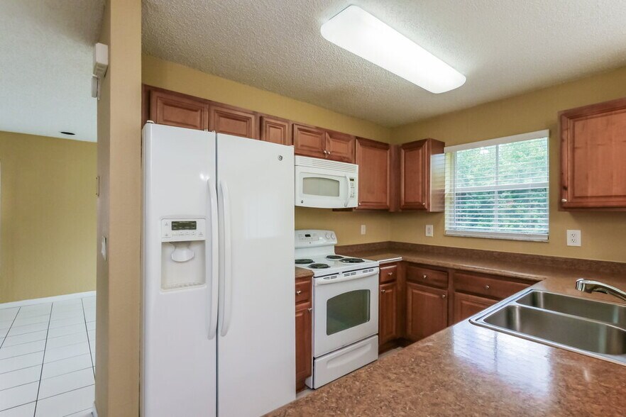 Building Photo - 3275 W Buena Vista Dr