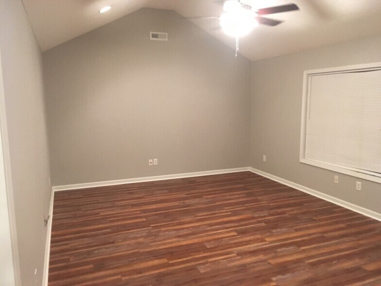 Building Photo - 3511 Drayton Dr