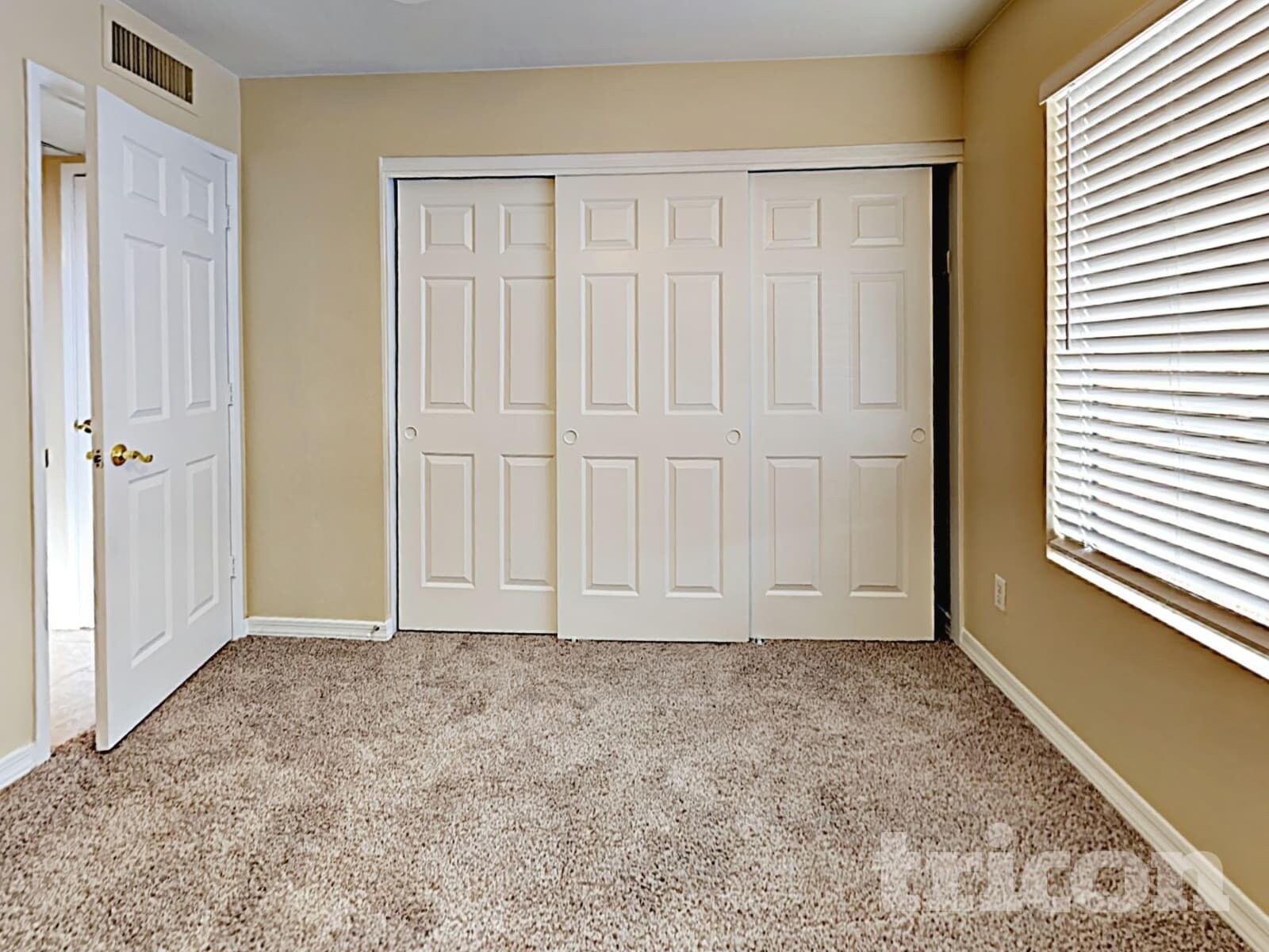 Building Photo - 1113 W Runion Dr