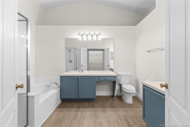 Building Photo - 920 NW Waterlily Pl