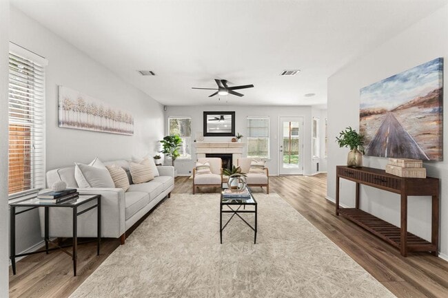 Building Photo - 1401 Wheatfall Ln