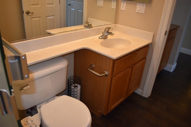 Building Photo - 870 Alabaster Ct
