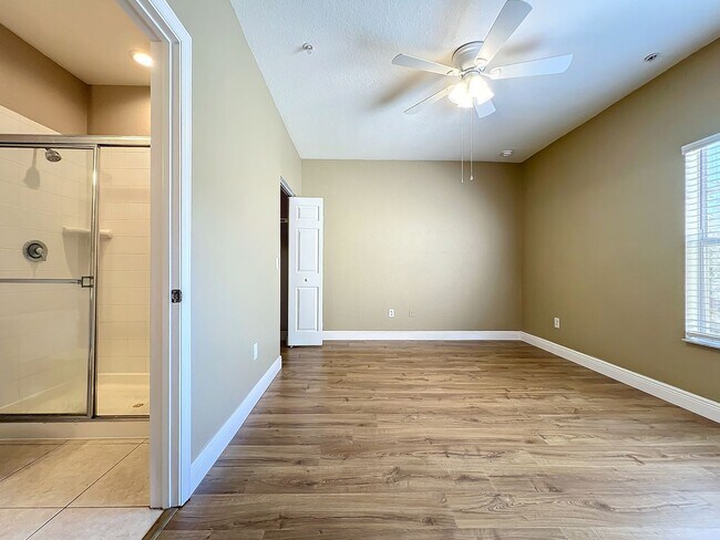 Building Photo - LUXURY 3 Bedroom / 2 Bath Townhome in a ga...