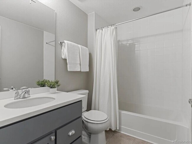 Building Photo - 5402 Uinta Way
