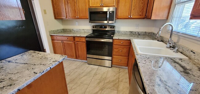 Building Photo - 7402 Brigmore Dr
