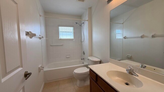 Building Photo - 515 South Valencia Cir SW
